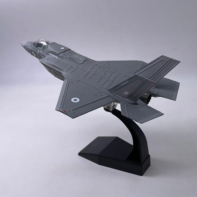 Modelo de aleación CUTICAT Avión de combate 1/72
