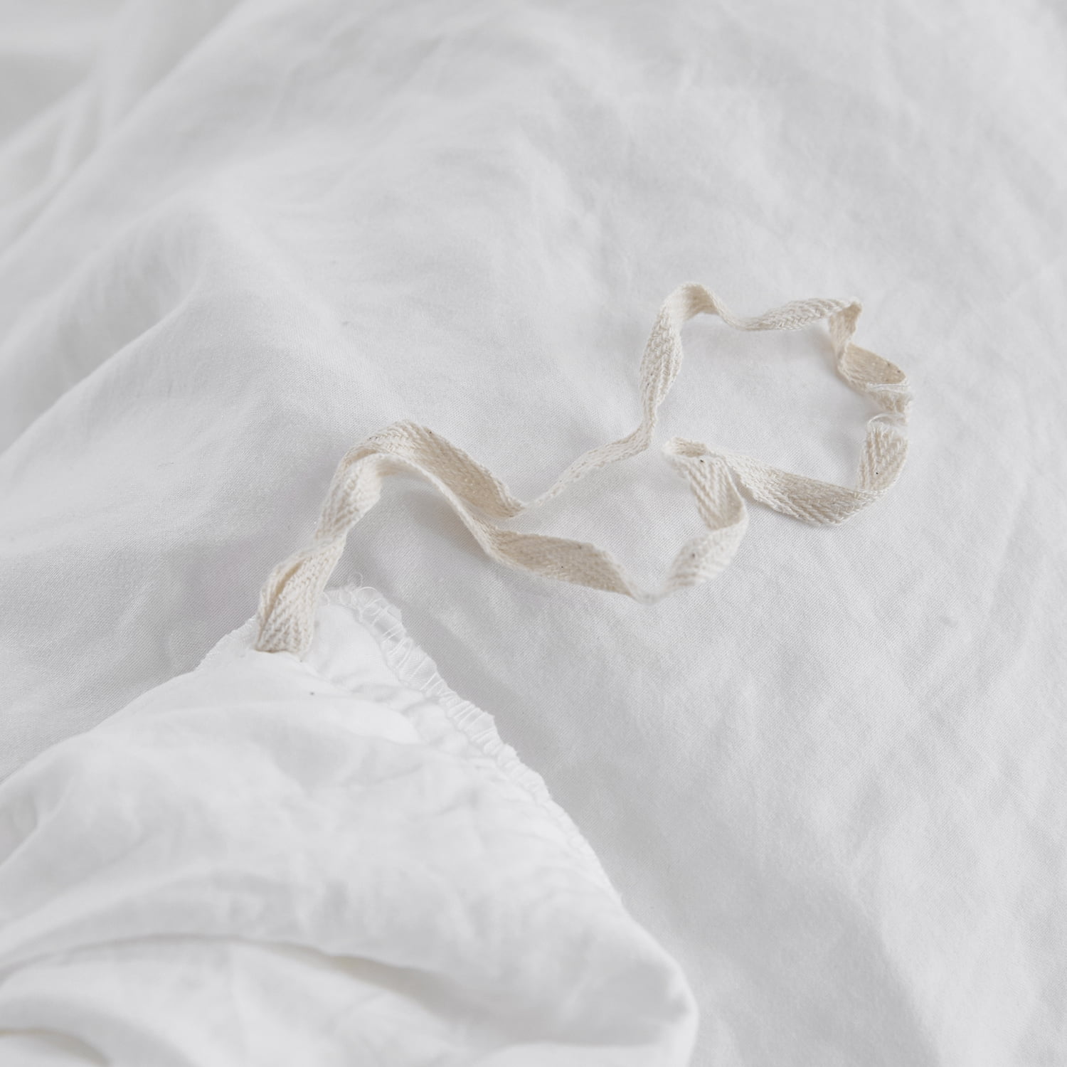 HIG 3 Piece Vintage Duvet Cover Set, Ultra Soft Pre-washed Microfiber, Off-white, Queen