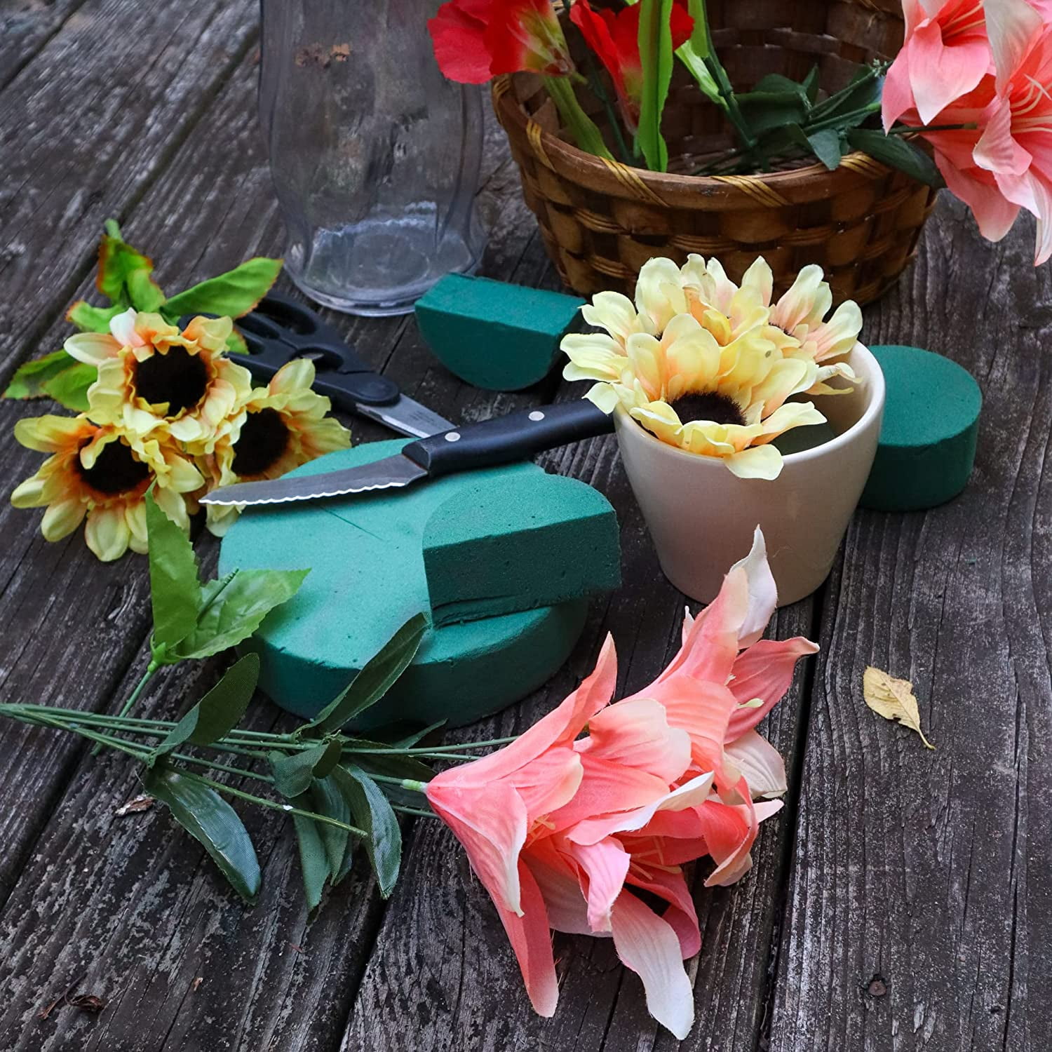Pack of 6 Round Floral Foam Blocks for Fresh and Artificial Flowers, (6" X 1.5"), Dry & Wet Green Flower Foam for Flower Arrangements and Florist Supplies