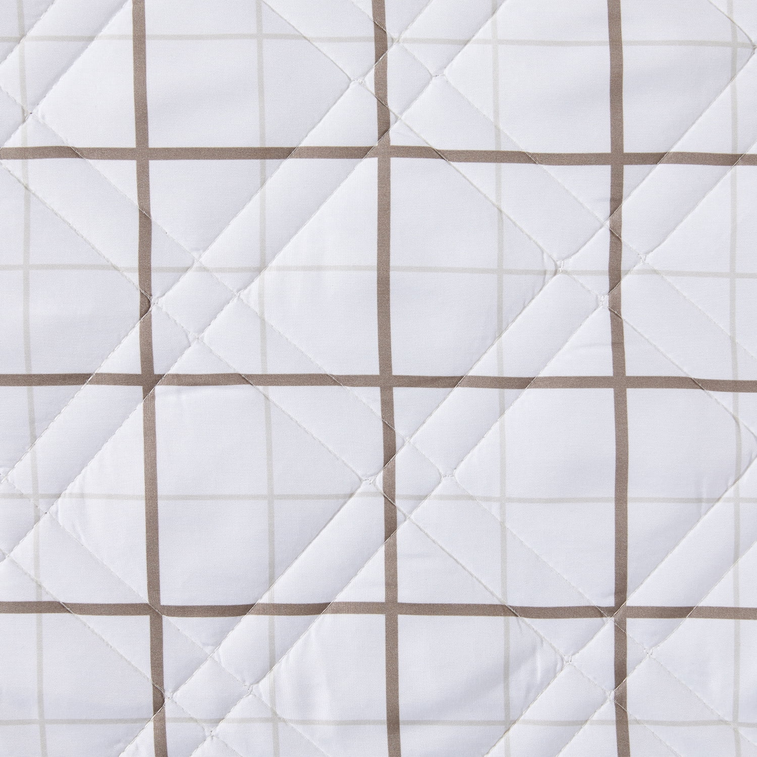 Mainstays Emmett Beige Diamond Pattern and Plaid Microfiber Quilt, Full/Queen - Reversible