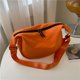thumbnail image 4 of Bolso de mujer de estilo moderno de otoño e invierno, bolso cruzado de gran capacidad, informal, ligero, Oxford, bolso de bola de masa simple, 4 of 6