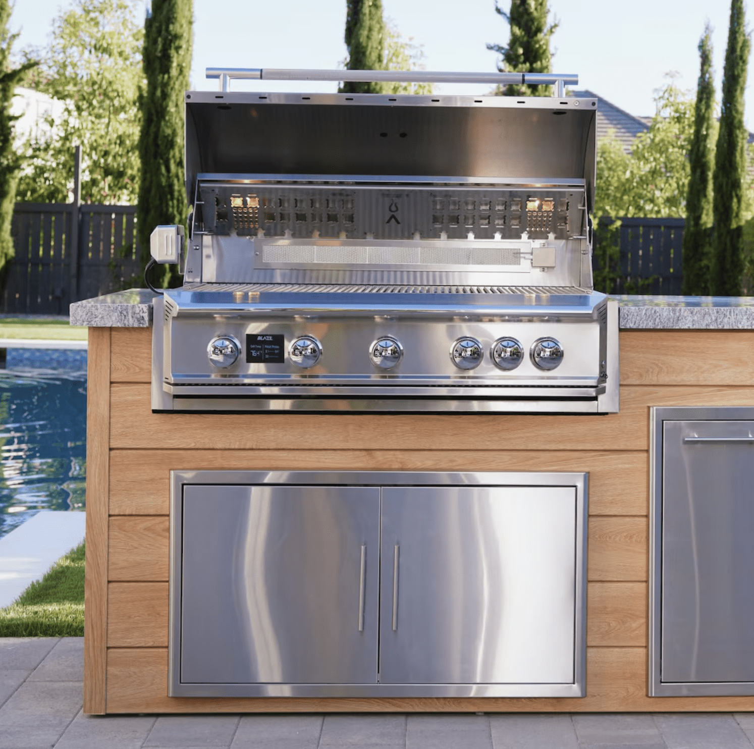Blaze LTE PRO 40-Inch 5-Burner Built-in Natural Gas Grill w/ Digital Temperature Screen & Rear Infrared Burner - BLZ-5LTEPRO-NG