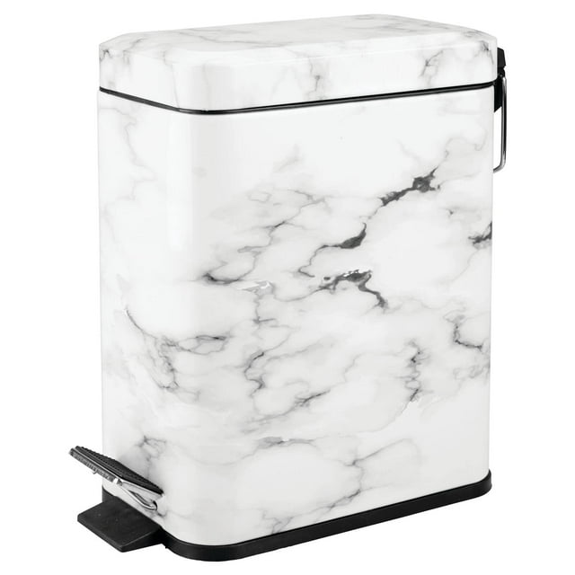 Bote de basura mDesign pequeño y moderno de metal de 5 litros con forro extraíble