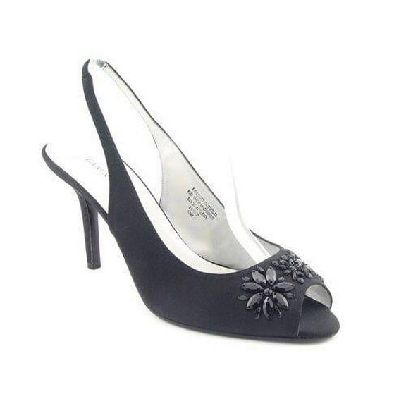 Karen Scott Women's Holly Pump (11, Black)