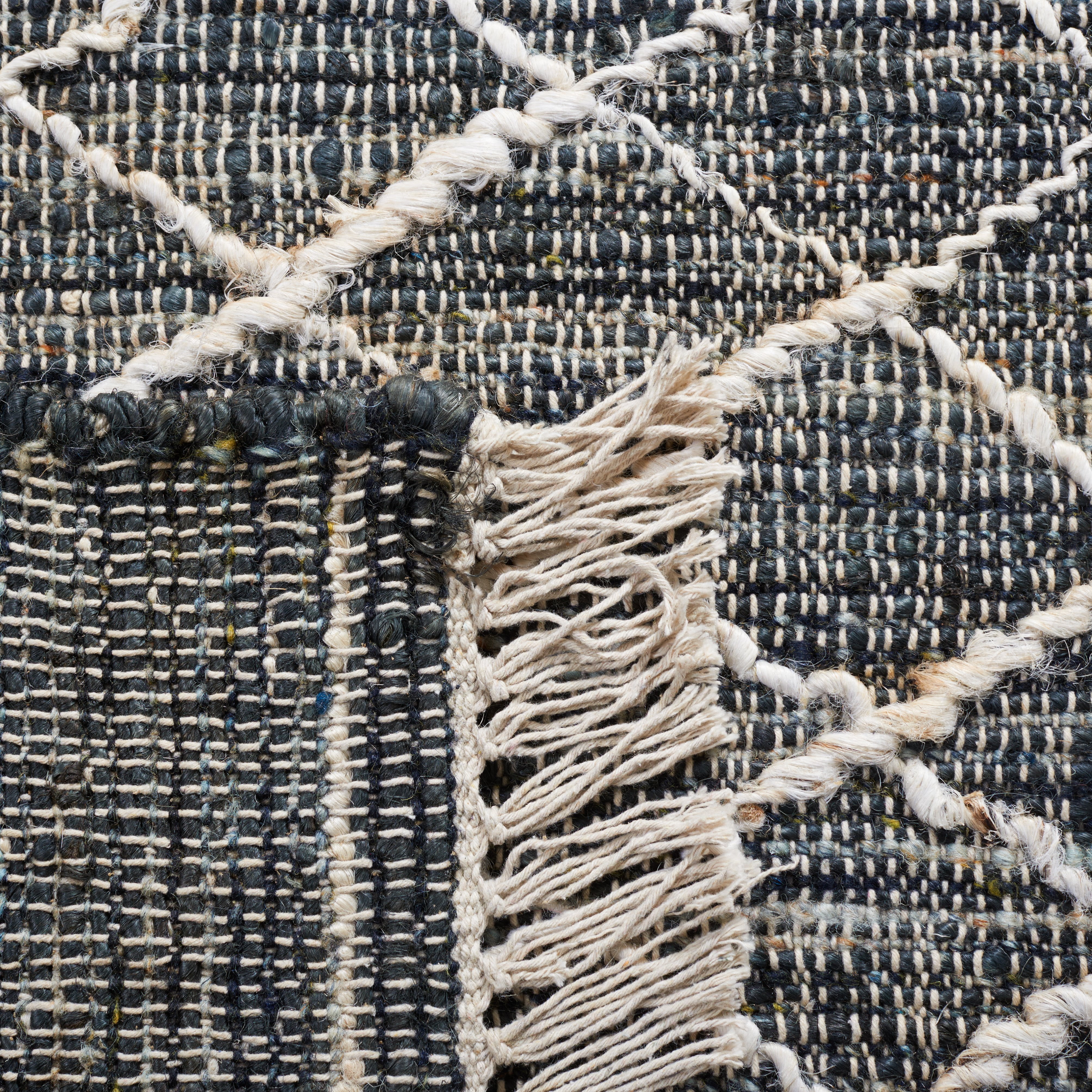 SAFAVIEH Natural Fiber Joleen Geometric Area Rug, Black/Ivory, 6' x 6' Round