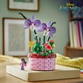 thumbnail image 3 of LEGO Disney Classic Le pot de fleurs d’Isabela 43237 Ensemble de construction (641 pièces), 3 of 6