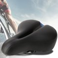 thumbnail image 4 of Asiento de bicicleta acolchado suave con diseño transpirable y absorción de impactos - Sillín de bicicleta cómodo en negro y azul, 4 of 8