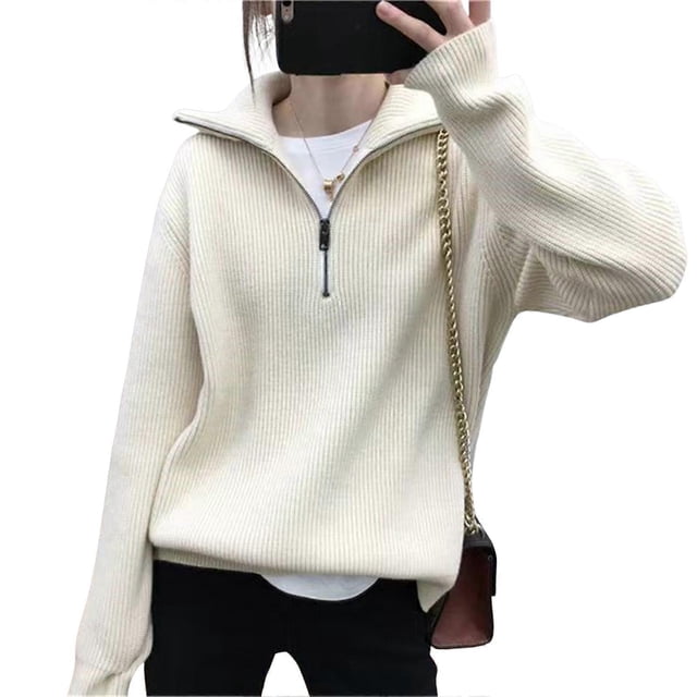 women's long sleeve sweater loose fit fall quarter zip pullover sweaters for casual daily wear office Talla única suéter acanalado color crema con cierre de cremallera hasta el pecho, hombros caídos, corte relajado y mangas largas; cuello tipo mock doblado, mostrado sobre camiseta blanca y combinado con pantalones negros y bolso bandolera. Material: poliéster, largo aprox. 60 cm, busto aprox. 98 cm.