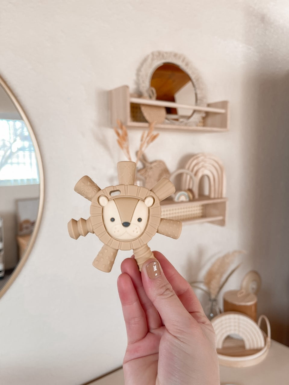 Itzy Ritzy Teether™ Lion