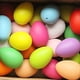 thumbnail image 3 of 60 huevos artificiales de Pascua falsos, realistas, para niños, juguetes educativos para pintar grafitis, color blanco., 3 of 3