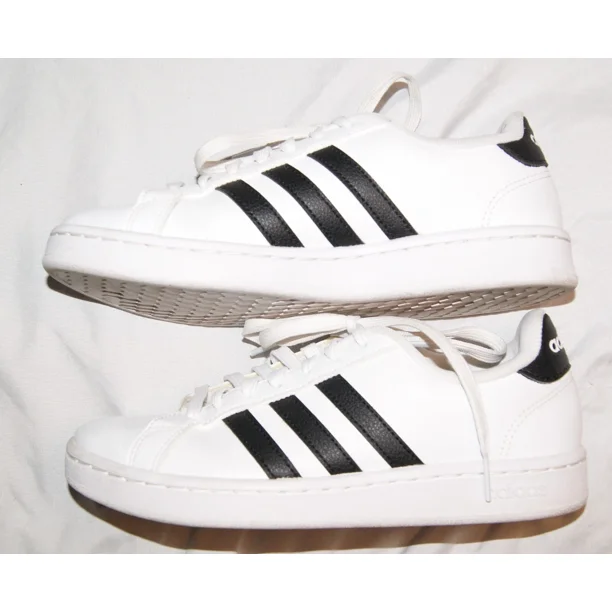 Ad-id-as mens 5.5 white with black stripes shoes cloudfoam