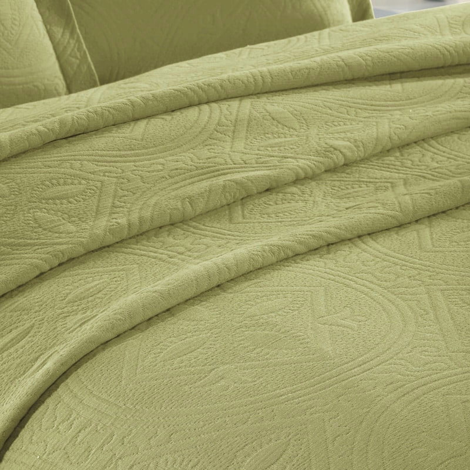 Superior Celtic Circle Cotton Bedspread and Sham Set, 3-Piece Decorative Breathable Bedspreads, Full, Sweet Pea