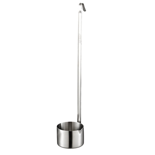 Yuarrent Cucharón de salsa de vino de acero inoxidable con mango largo Cuchara de fondo plano con gancho y diseño de boca de vertido Barra de herramientas