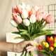 thumbnail image 5 of Ramo de arreglo de flores artificiales de tacto real de tulipanes falsos de Pu para decoración de boda en la oficina en casa, 10 Uds., rojo rosa, azul, morado oscuro, morado claro y champán, 5 of 5