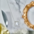 thumbnail image 2 of Collar con Colgante Deslizante de Halo de Moissanita JeenMata de 2 Quilates en Oro Blanco de 18 K sobre Plata, 2 of 5