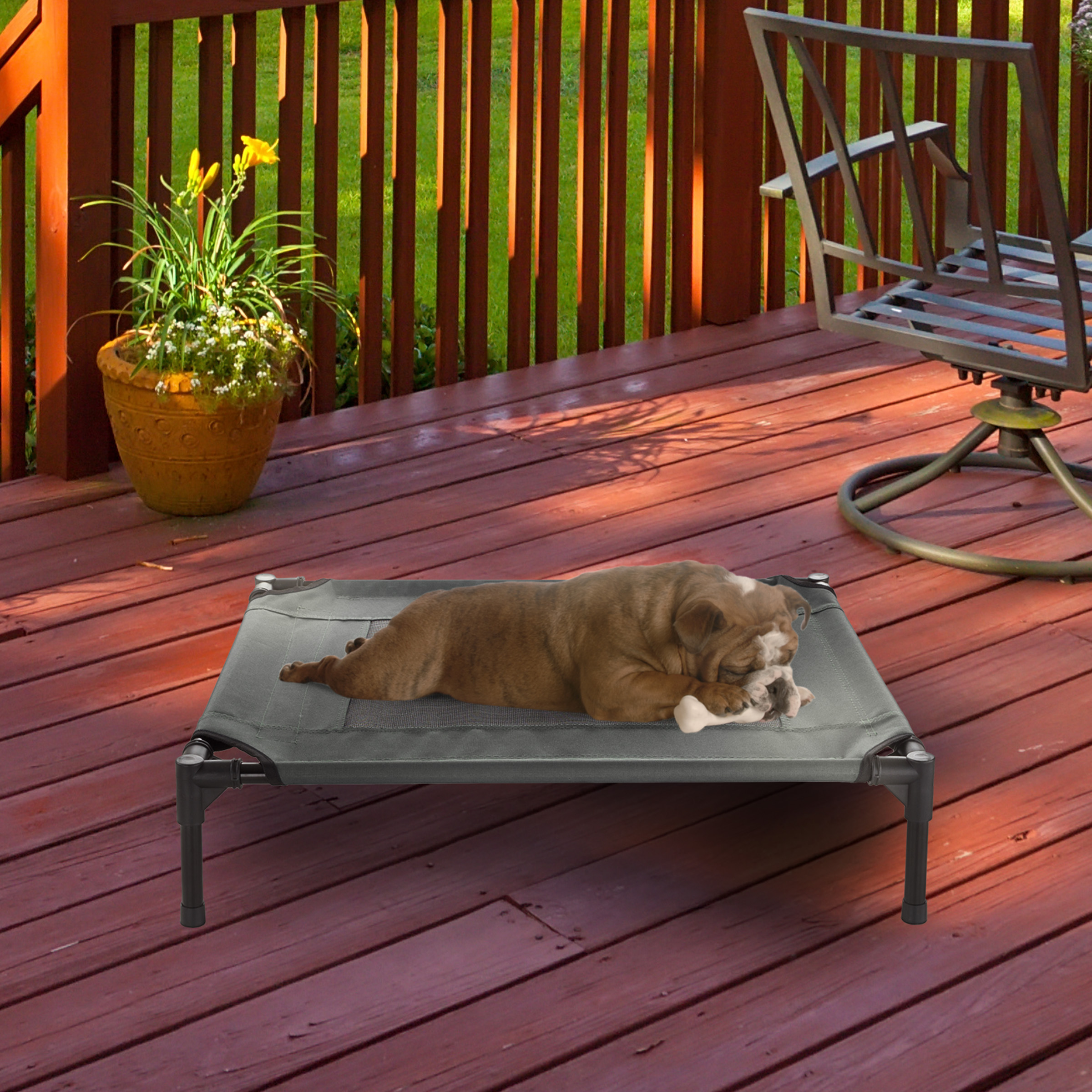 PETMAKER 30x24 Indoor/Outdoor Elevated Dog Bed for Pets up to 50lbs, Gray