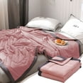 thumbnail image 1 of Fiudx Edredón Fresco de Verano, Suave y Transpirable, Manta de Hielo para Quienes Duermen con Calor, Ligero y Cómodo para Todas Las Estaciones, Ideal para Usar En Sofá y Cama, Regalo Ideal para Todas, 1 of 2