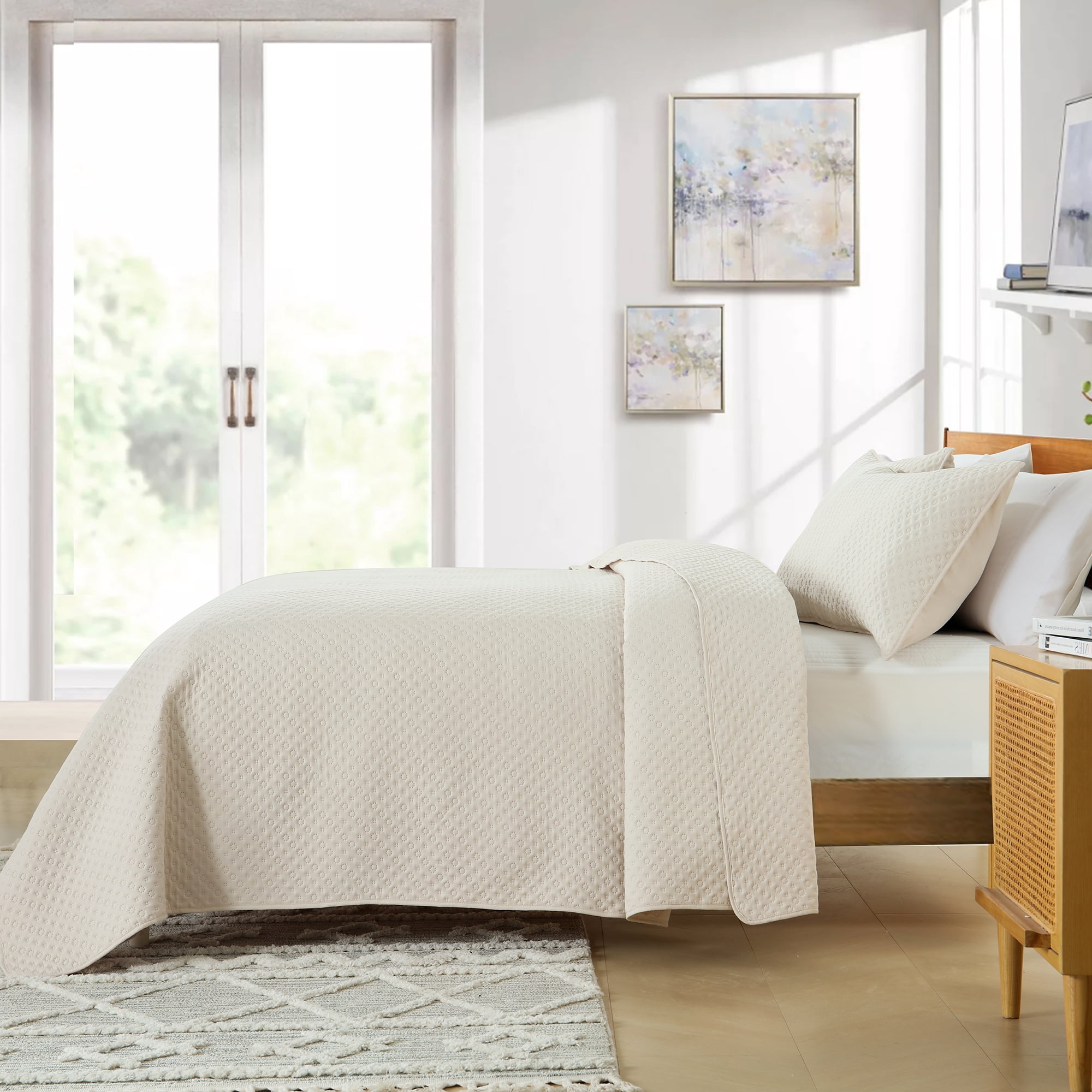 King Size Quilt Set, GREAGLE 3-Piece 120gsm Soft Warm Light Weight Ultrasonic Bedspread Reversible Comforter Velvet Bedding Set, Beige