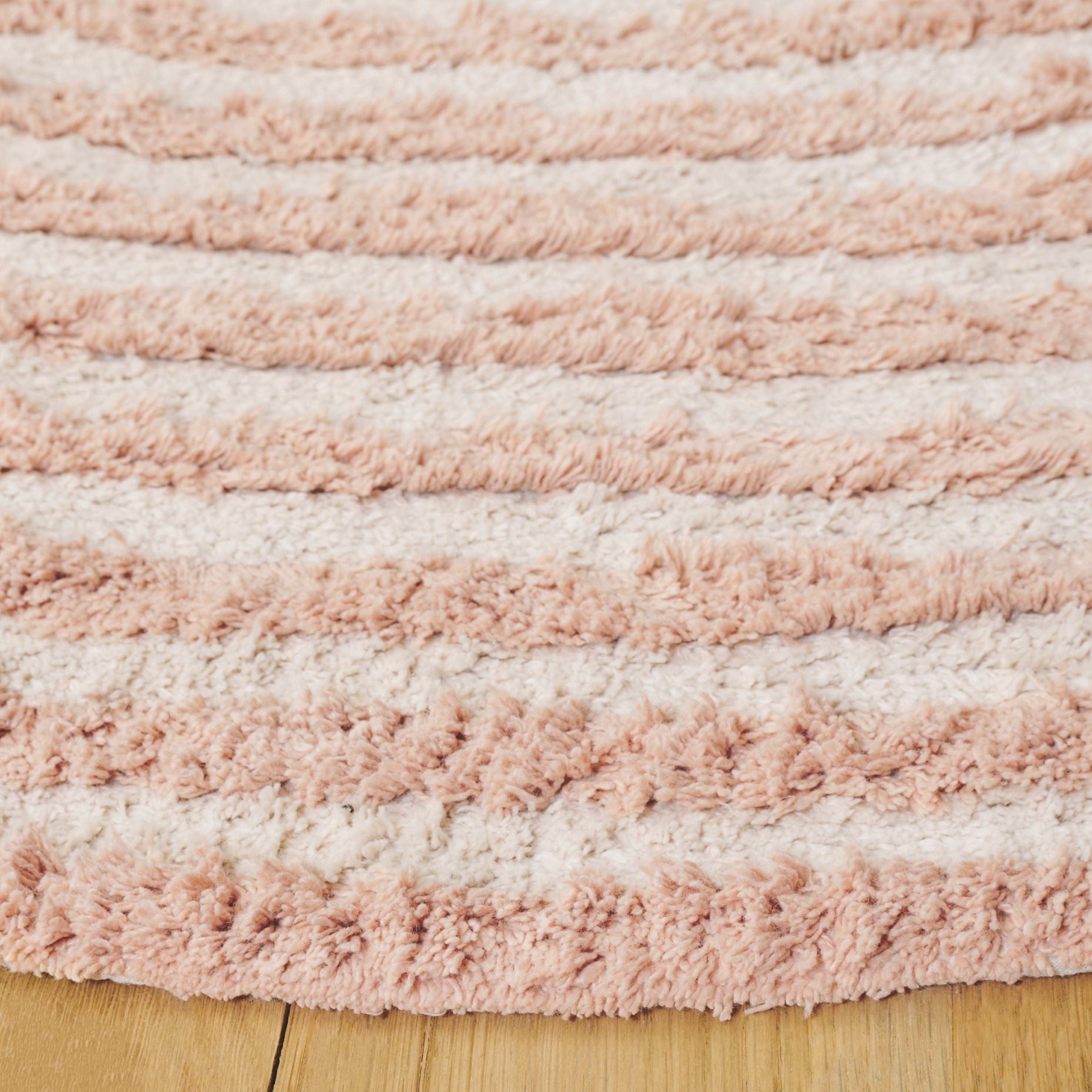 Safavieh Easy Care Beckah Geometric Machine Washable Area Rug, Pink/Ivory, 6' x 6' Round