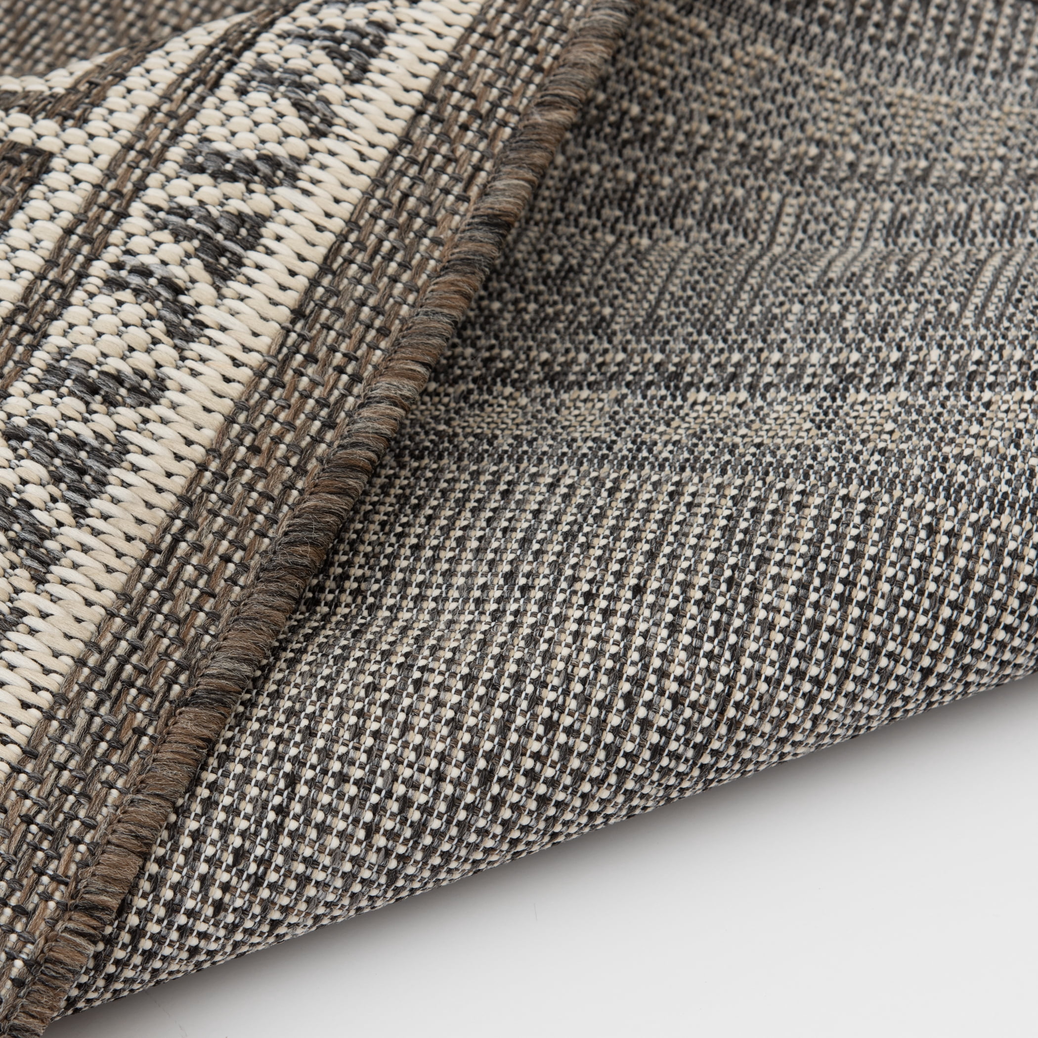 Mainstays Neutral Border Indoor Outdoor Polypropylene Area Rug, 7'x10'