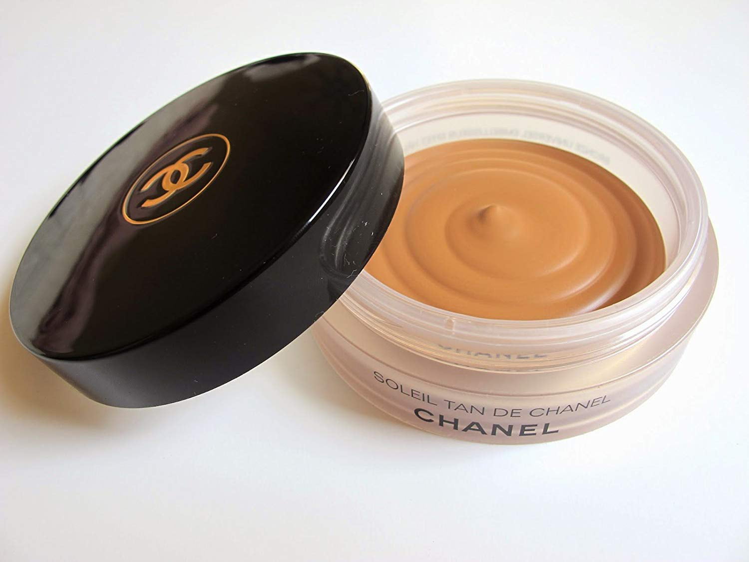 CHANEL Soleil Tan de CHANEL Bronzing Makeup Base swatches  review   ommorphia beauty bar