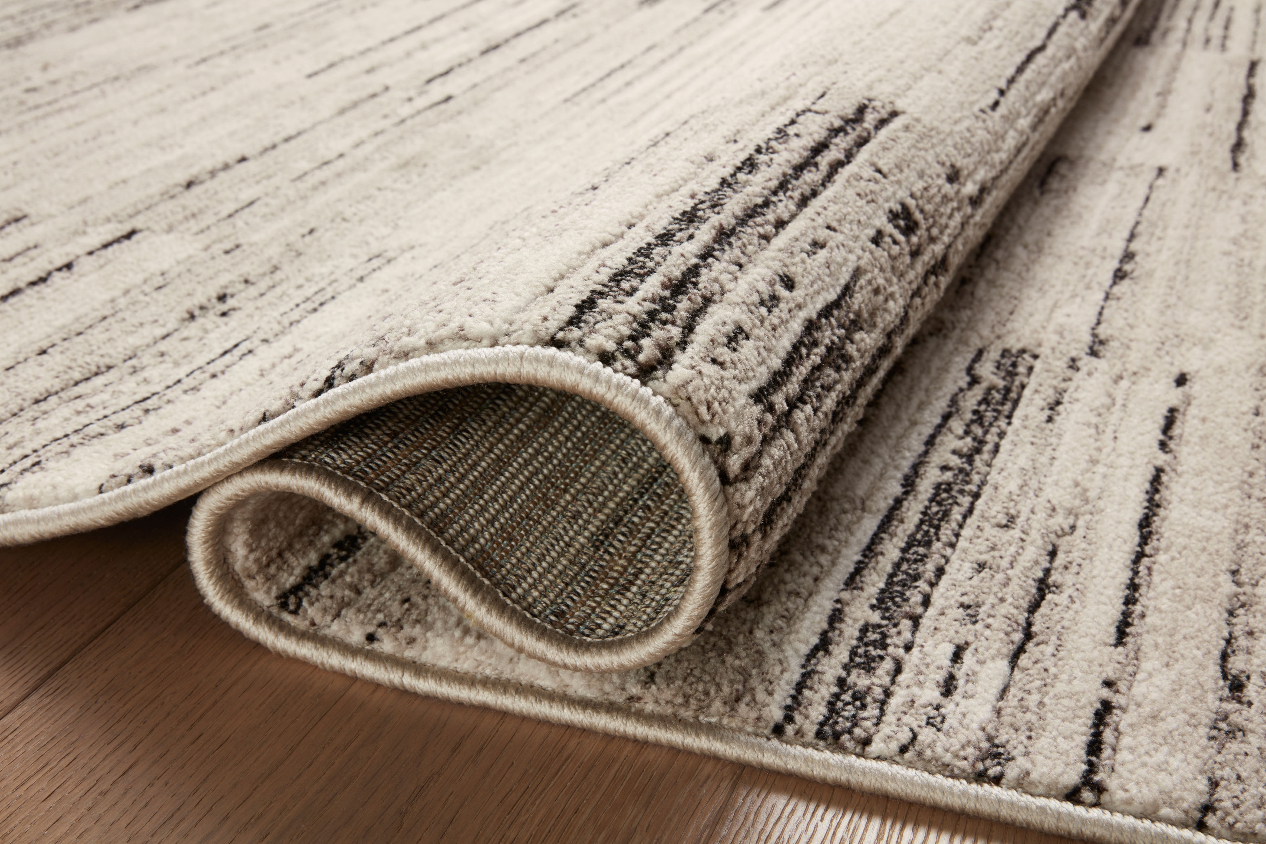 Loloi Darby Charcoal / Sand 2'-7" x 4' Accent Rug
