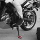thumbnail image 4 of BESTYASH Tapete Para Soporte Lateral De Motocicleta En Aleación Roja Con Base Ampliada Antideslizante Para Estabilidad, 4 of 6