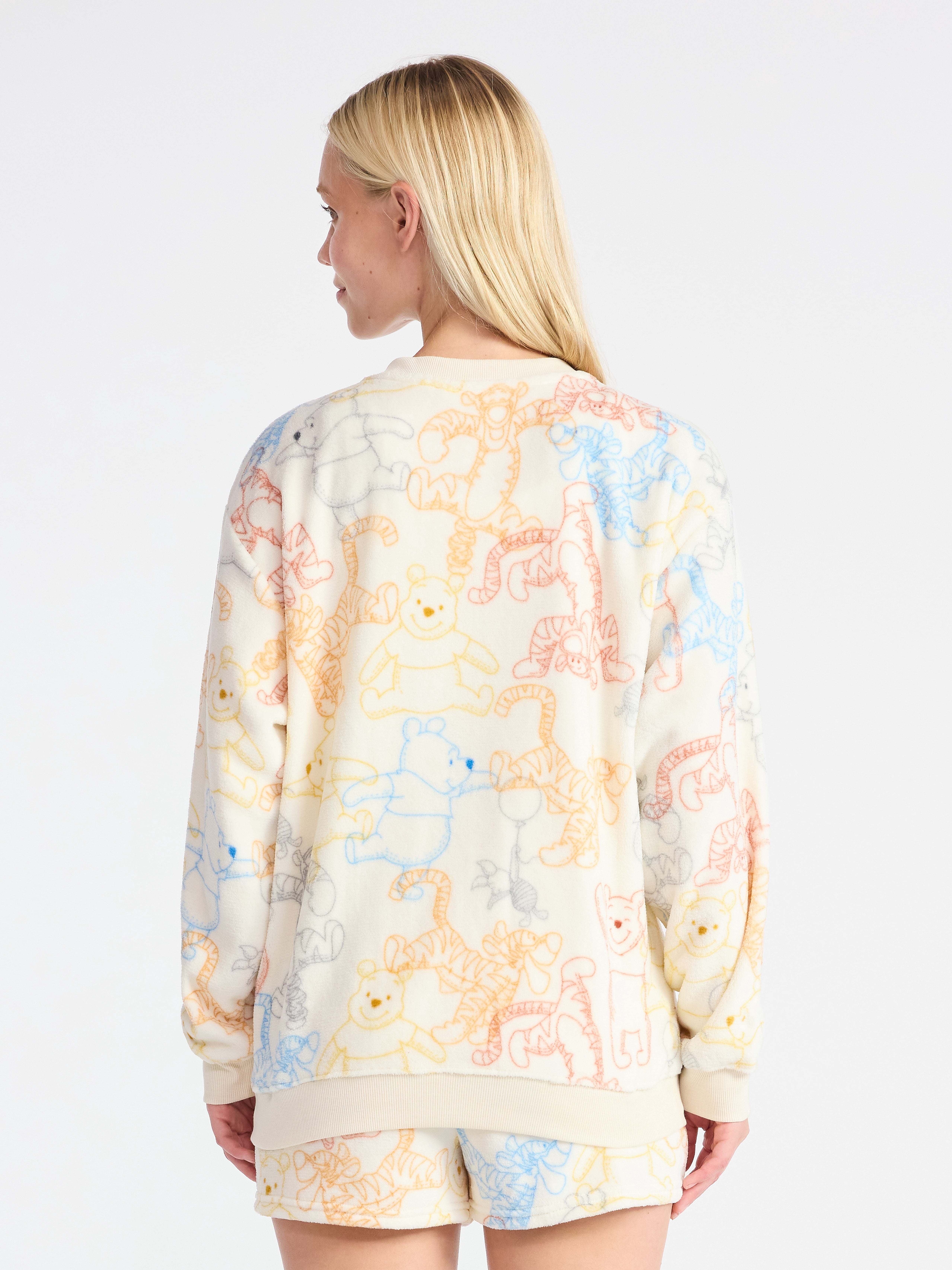 Winnie the Pooh Women’s Graphic Print Crewneck Sweatshirt with Long Sleeves, Sizes XXS-XXL