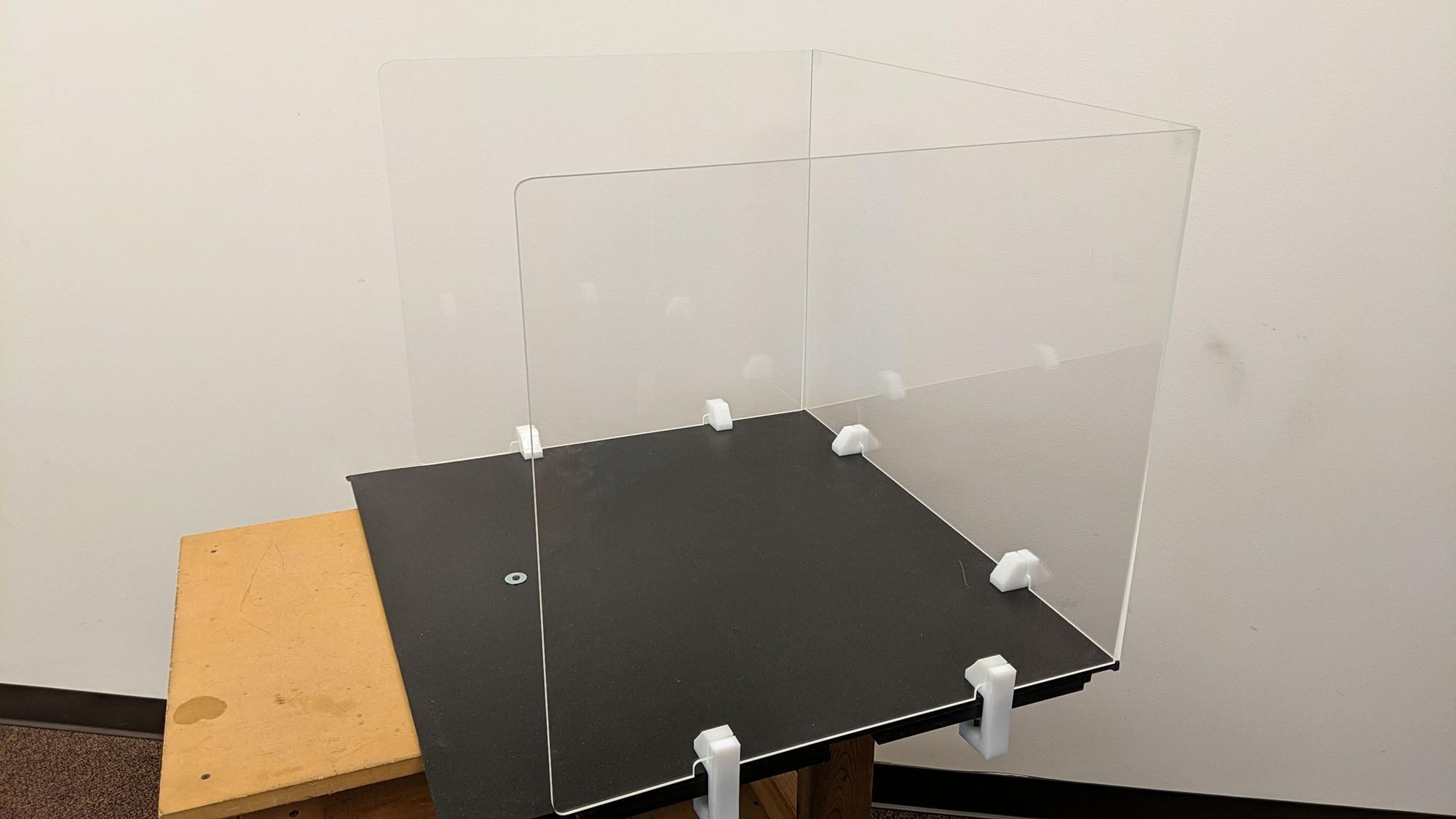 Offex Clear Portable Antimicrobial Freestanding Plexiglass Protection