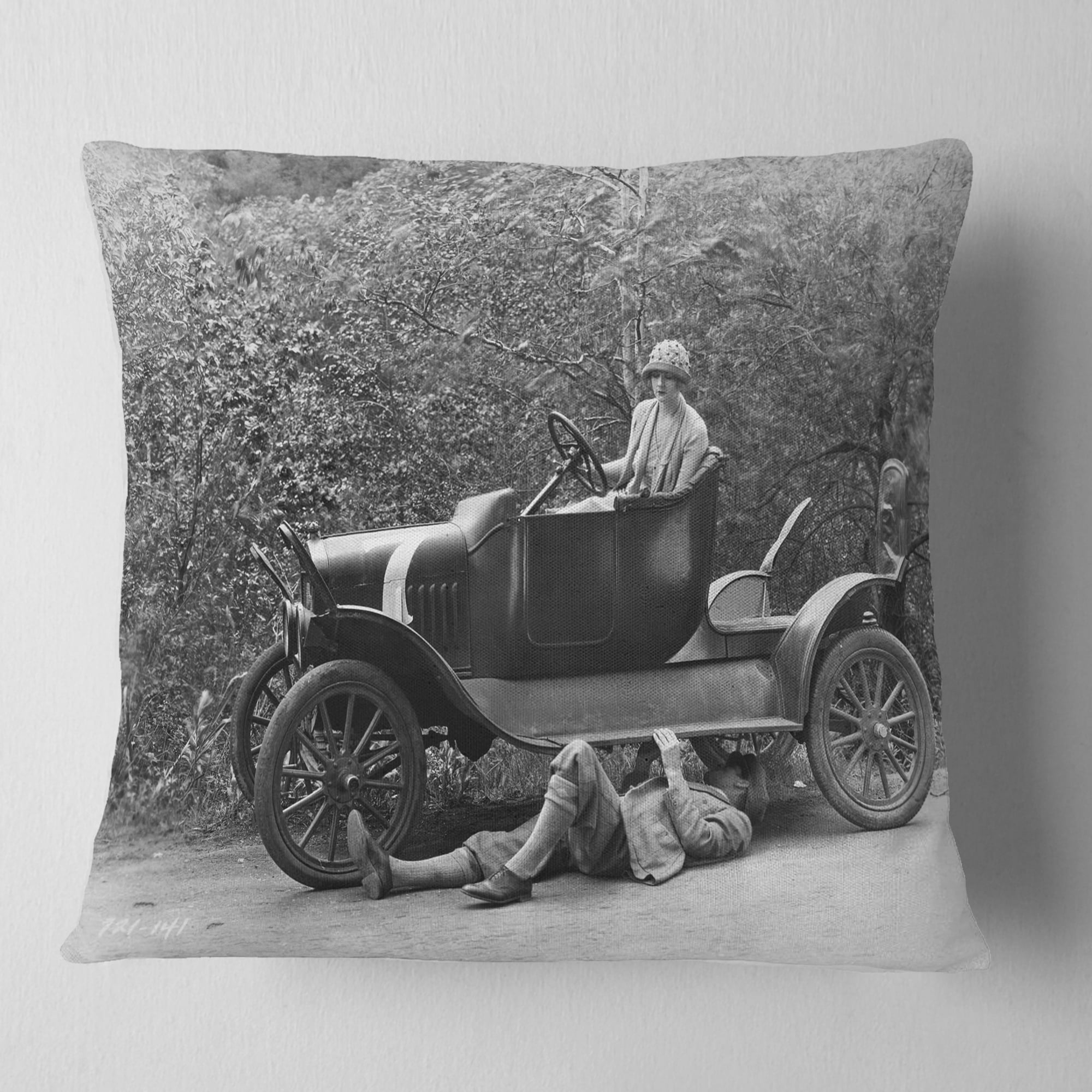Designart Vintage Car Repair - Car Photography Throw Pillow - 16x16