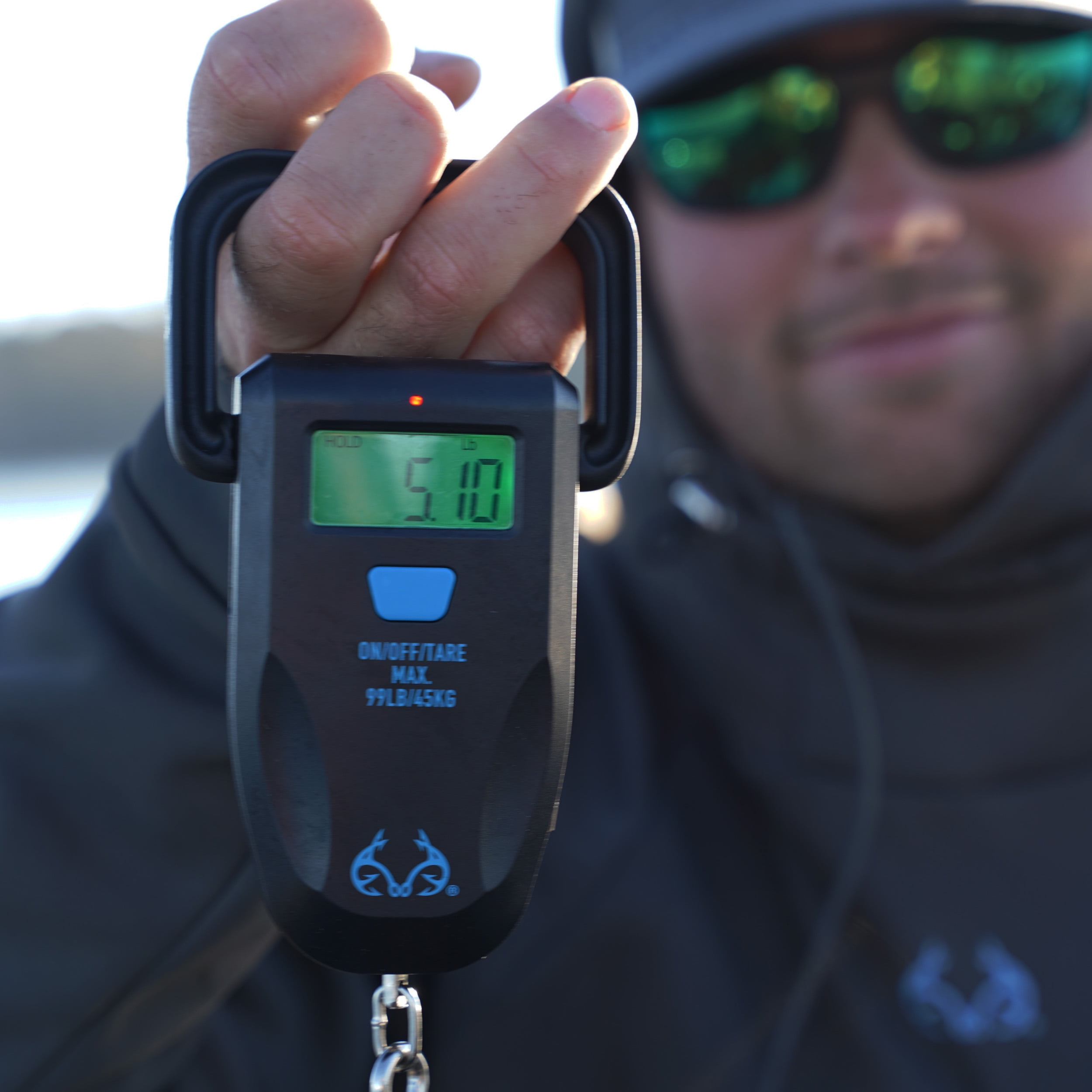 Realtree Fishing Digital Scale 99 lb. Capacity with Lip Gripper and LCD Display
