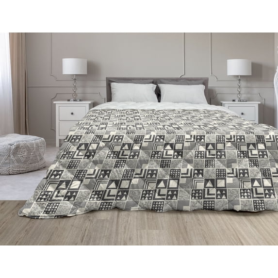 Forest Down Alternative Comforter, Blueberry Circles Woodland Fruits Herbs Yummy Summer Exotic Juicy, Microfiber Quilt for All Season, 5 Sizes, Violet Blue and White, by Ambesonne
