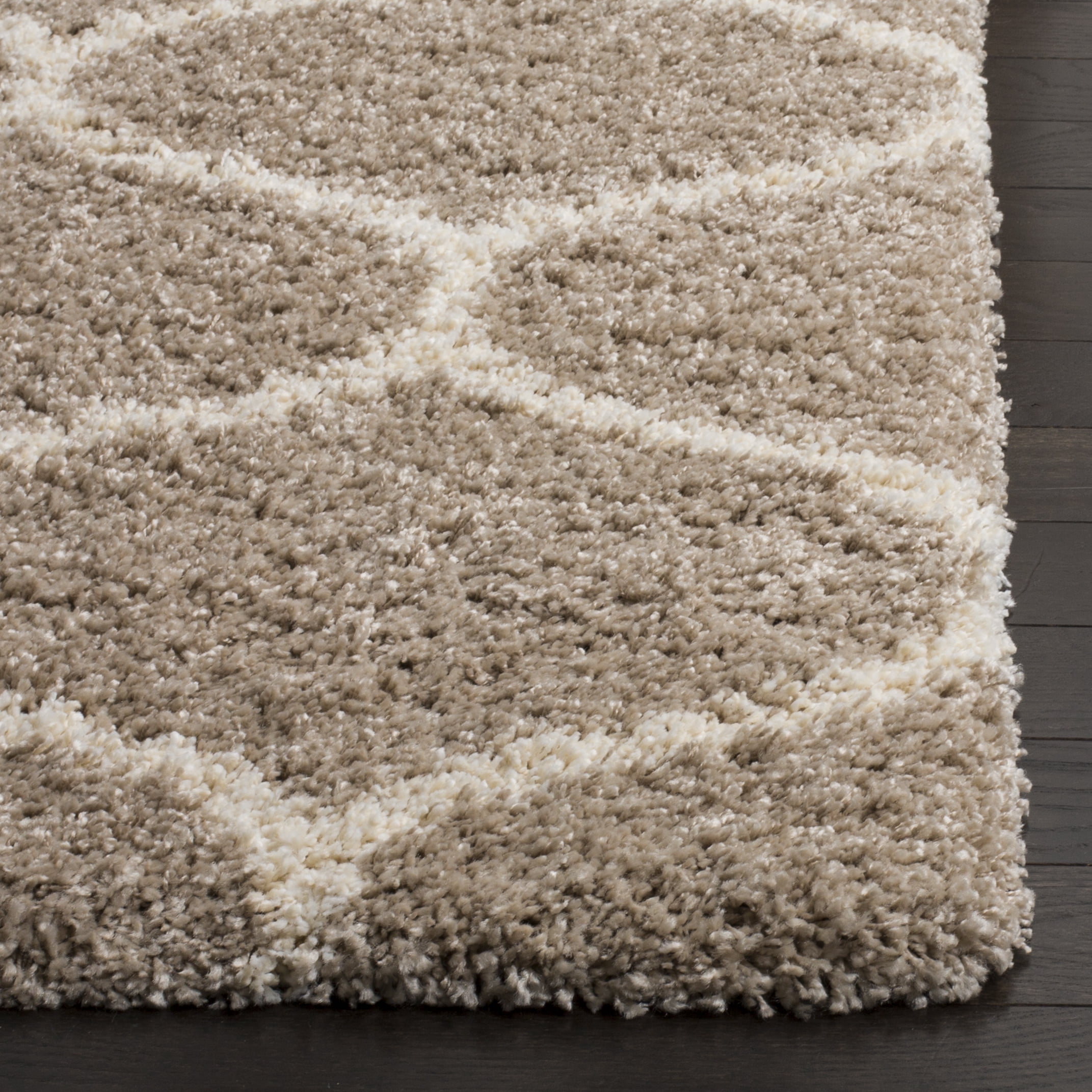 SAFAVIEH Hudson Arline Plush Geometric Shag Area Rug, Beige/Ivory, 2'3" x 3'9"