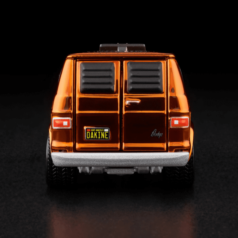 Hot Wheels '70s Dodge Tradesman Van Collectors RLC Exclusive
