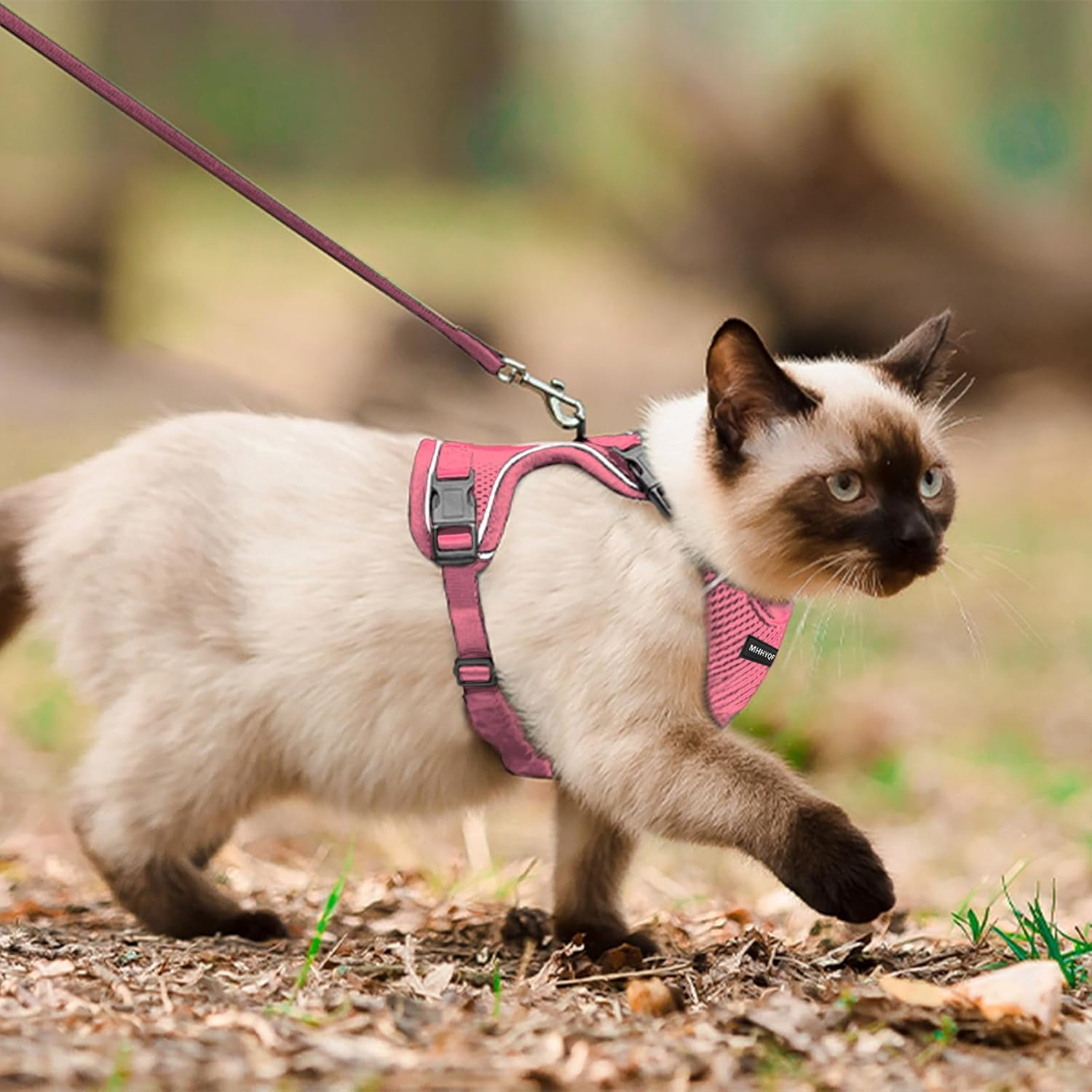 Cat Harness, Cat Harness and Leash Set, Soft and Breathable Vest with Reflective Strip, Anti Escape Adjustable Easy to Wear for Walking and Traveling, Pink, M