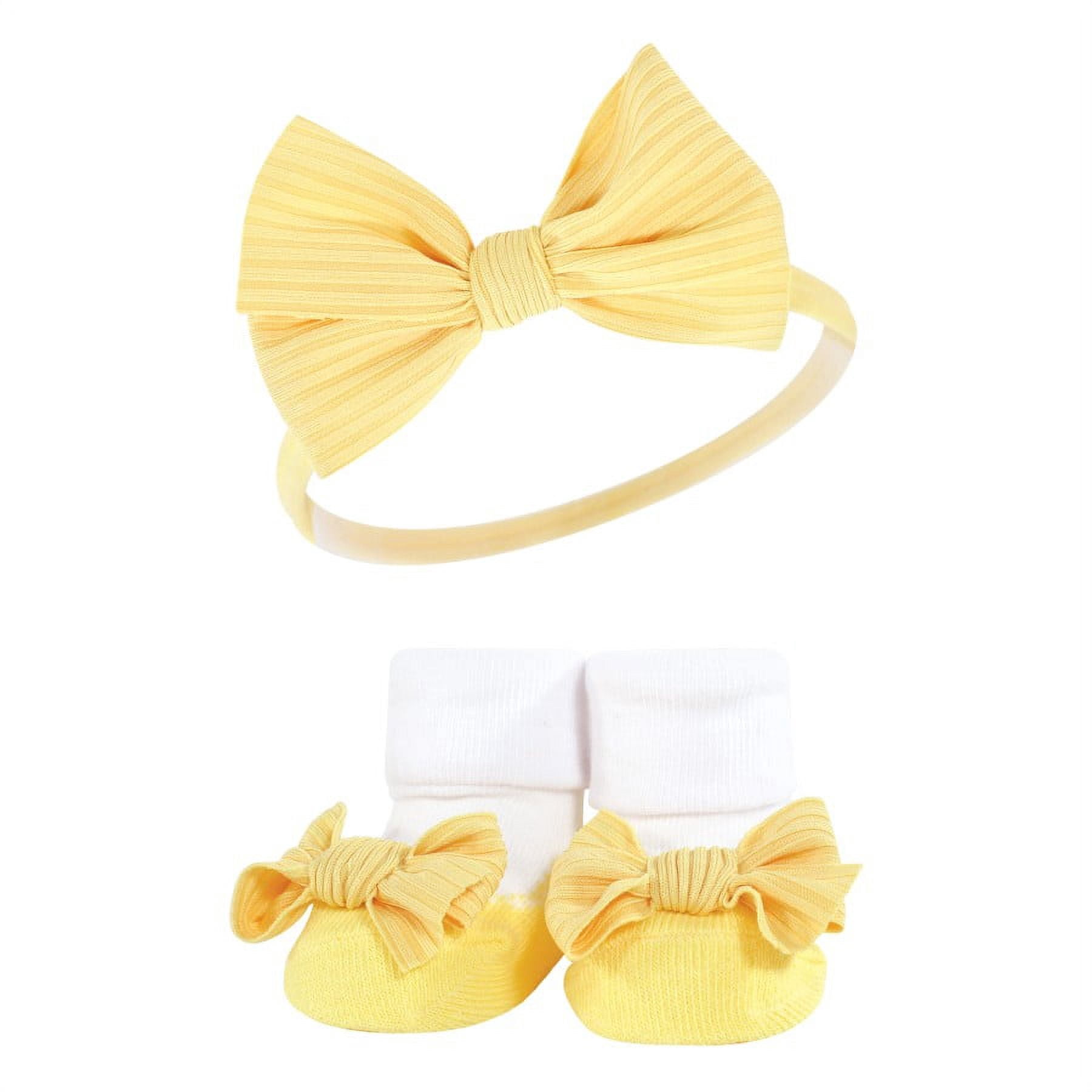 Hudson Baby Infant Girl Headband and Socks Giftset, Black Daisy, One Size