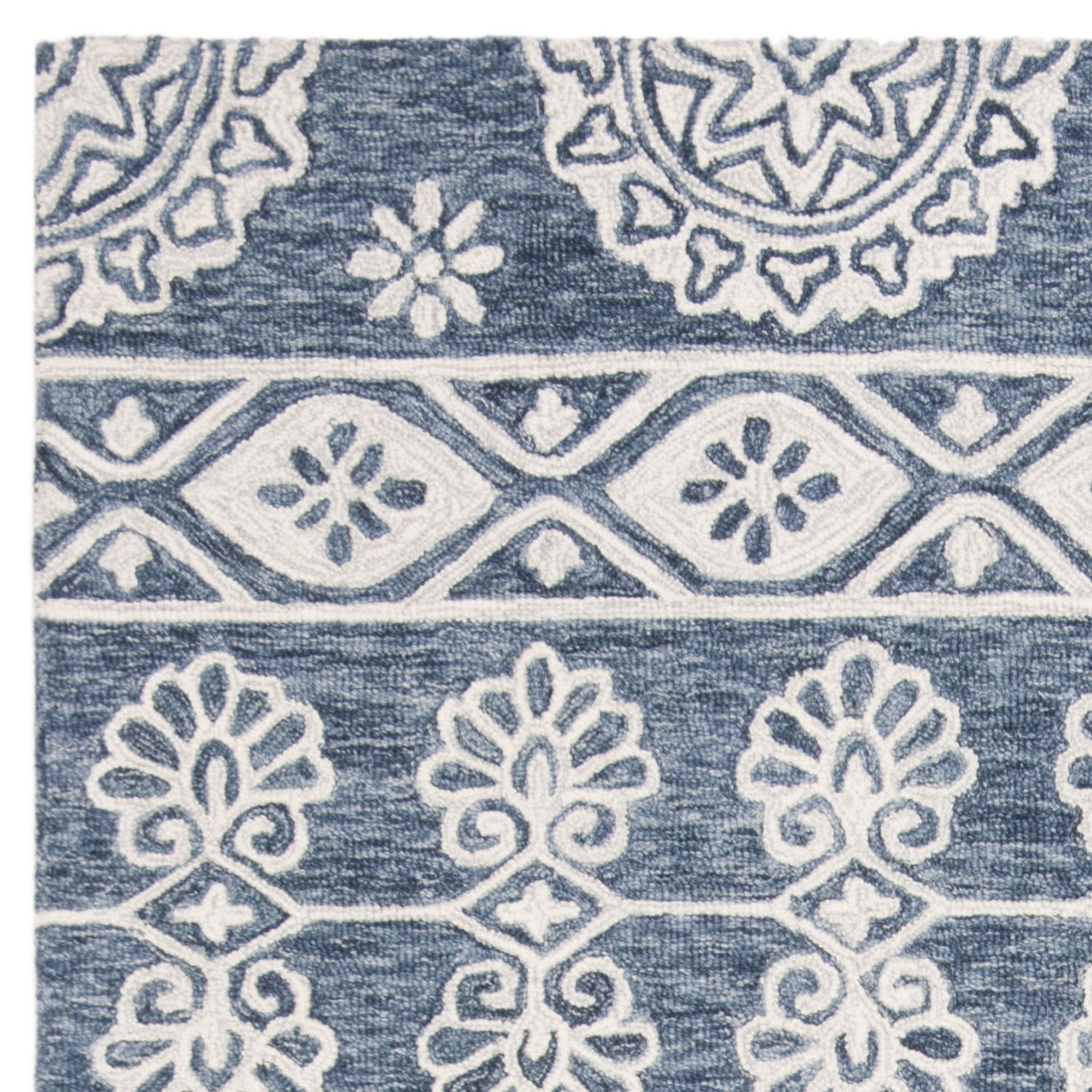 SAFAVIEH Micro-Loop Darian Floral Medallion Area Rug, Blue/Ivory, 4' x 6'