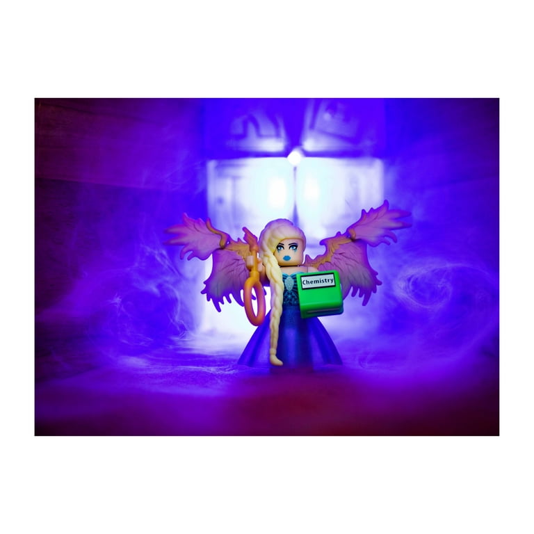 Roblox Gold Collection Royale High School: Enchantress Single Figure Pack  with Exclusive Virtual Item Code
