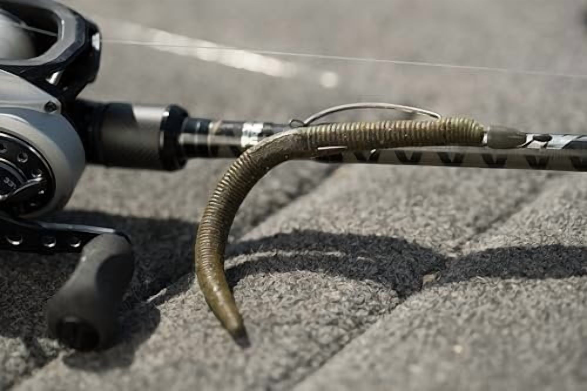 Berkley PowerBait® MaxScent The General Fishing Bait, Baby Bass, 4in | 10cm, Soft Stick Bait with Irresistible Scent & Flavor, Classic Stick Bait Action, Deadly Bass Fishing Bait