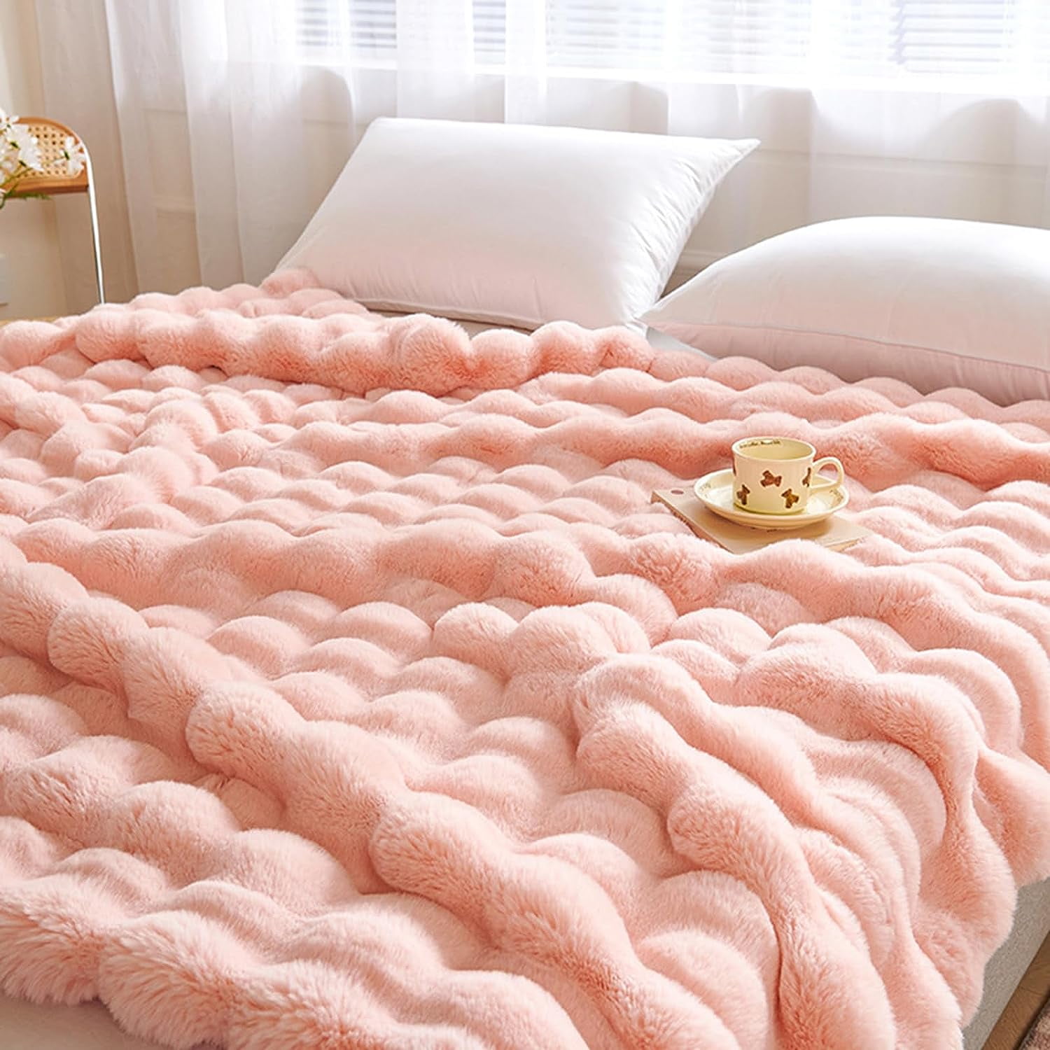 TOPCHANCES Faux Fur Throw Blankets, Soft Luxury Plush Blanket, Warm Fleece Throw Blanket for Bed Sofa Couch (Pink, 51*63in)