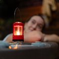 thumbnail image 3 of Farol de camping UCO Mini de aluminio resistente al viento con kit de 4 velas tealight, 3 of 6