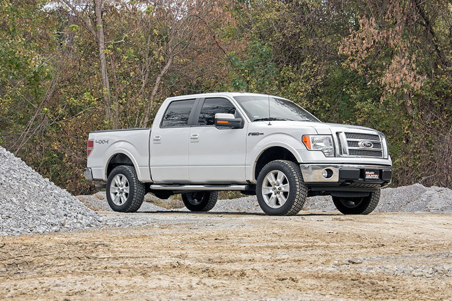 Rough Country 2" Leveling Lift Kit (fits) 2009-2013 F150 4WD | N3 Struts / N3 Shocks | Suspension System | 50004