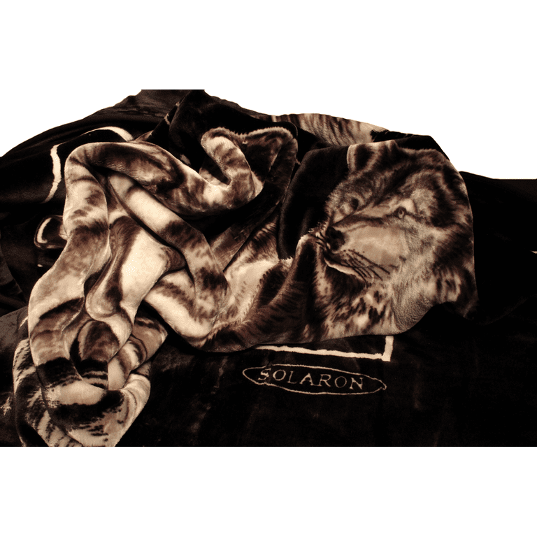 Solaron Wolf Pack King Size Blanket Black