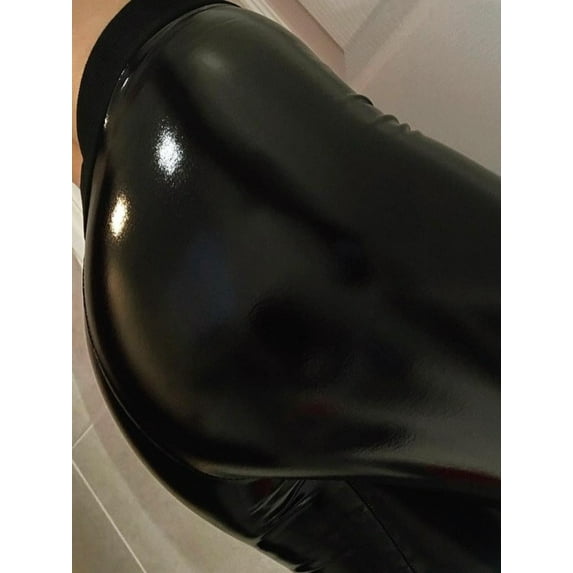 Lovelywholesale Faux Leather Mid Waist Skinny Stretchy Pants