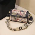 thumbnail image 2 of Bolso bandolera con diseño artístico y estampado de osos con sentido literario para mujer, bolso de hombro para compras, bolso para teléfono, mini bolso rosa de gran capacidad 2024, 2 of 5