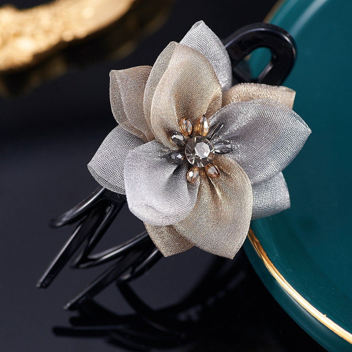 EKE Women’s Hair Clip Vintage Retro Back-Wear Elegant Hair Accessory with Fashion Texture
