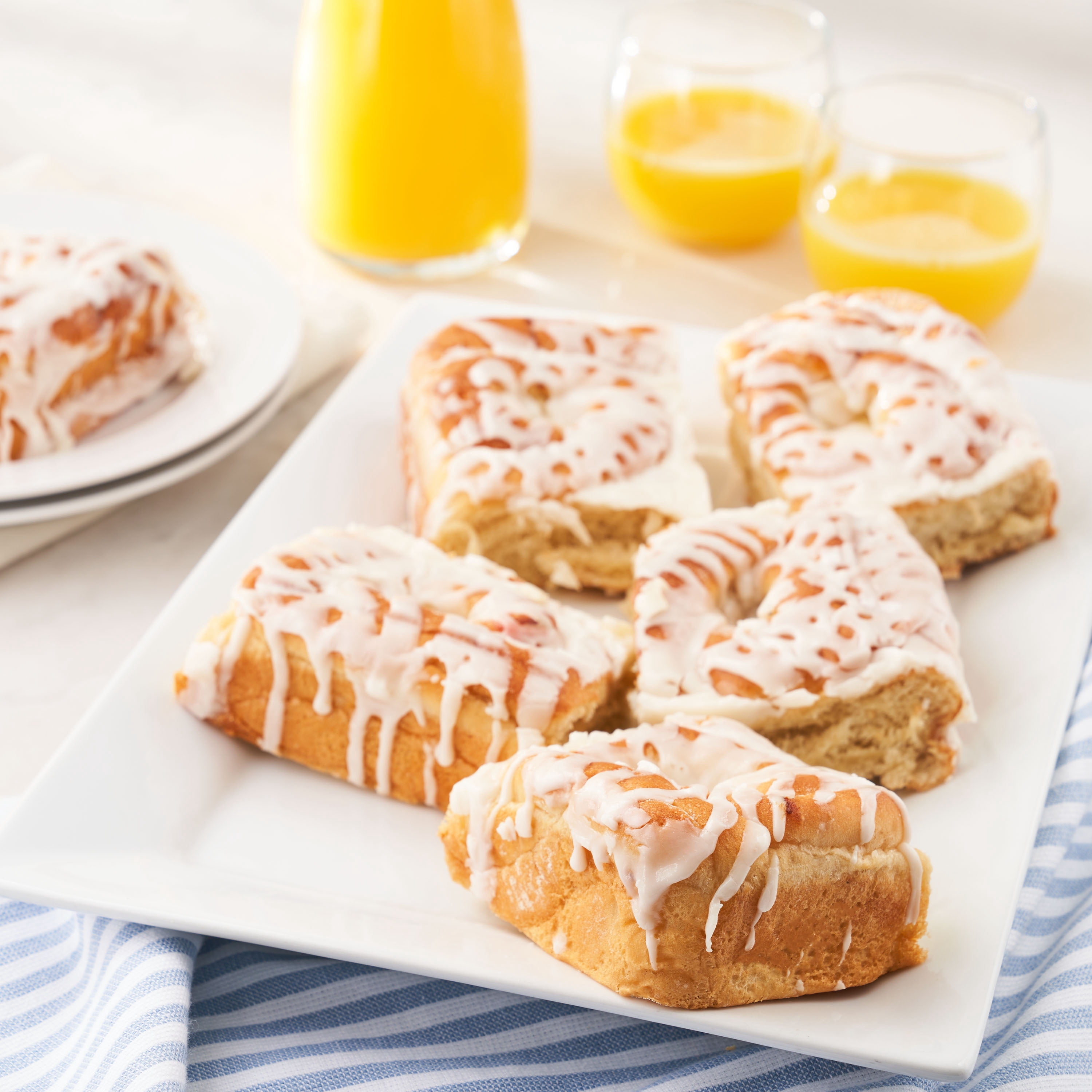 Freshness Guaranteed Assorted Whole Sweet Rolls, 24 oz, 6 Rolls