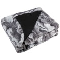 thumbnail image 3 of Frazada térmica Elefantito Sherpa Siberian Negro 1.10 x 1.55 m, 3 of 5