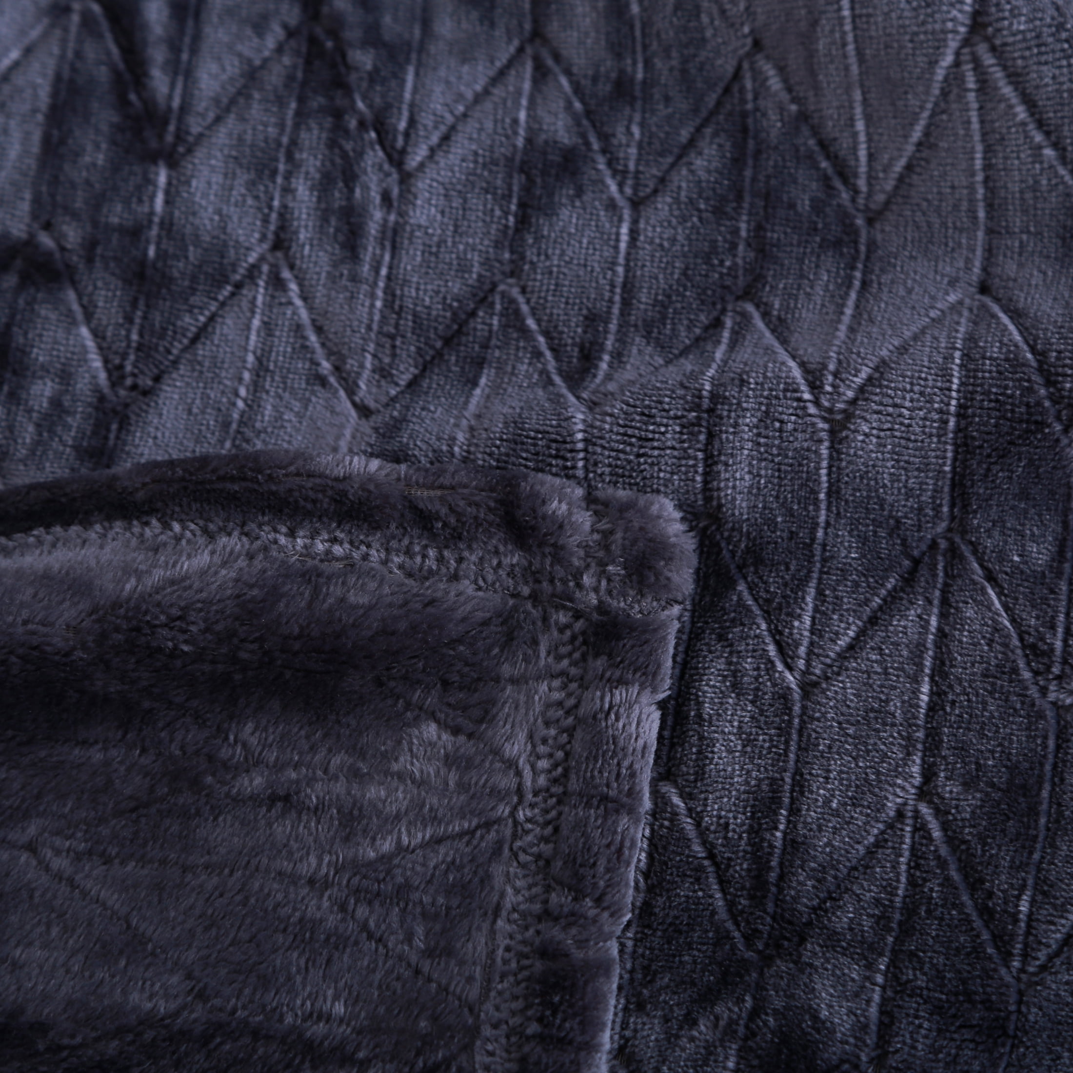 Jeté en Peluche Better Homes & Gardens Gris Foncé BHG T PLS THR GREY