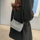 thumbnail image 4 of Bolso de hombro de cuero PU para mujer - Bolso cruzado con tira ajustable para trabajo y viajes, 17x11x8cm, plateado o negro, 4 of 6
